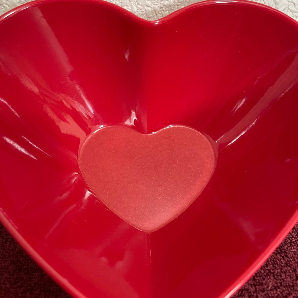 Target Valentine’s Day red heart bowl 2012 - Picture 3 of 7